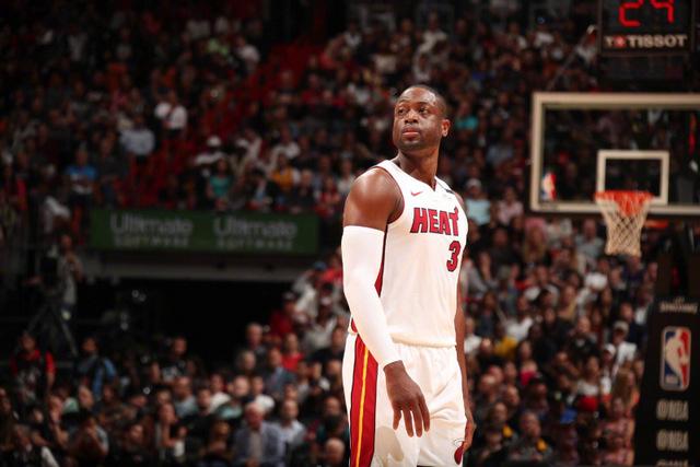 拜仁提前四轮卫冕德甲 向“六冠王”迈进